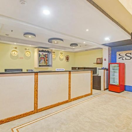 Oyo Townhouse 707 Grand Krishna Hyderabad Exterior foto