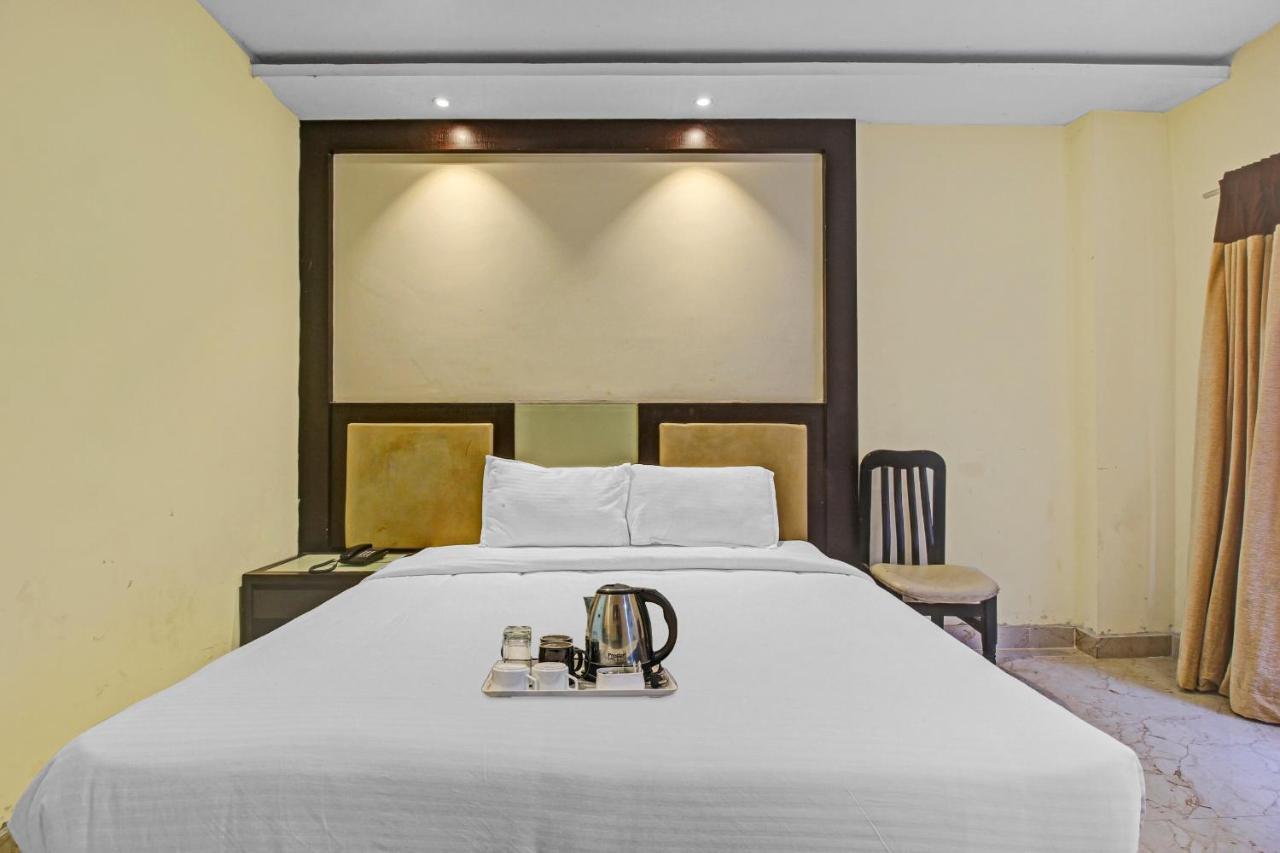 Oyo Townhouse 707 Grand Krishna Hyderabad Exterior foto