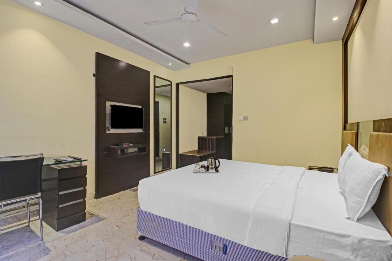 Oyo Townhouse 707 Grand Krishna Hyderabad Exterior foto