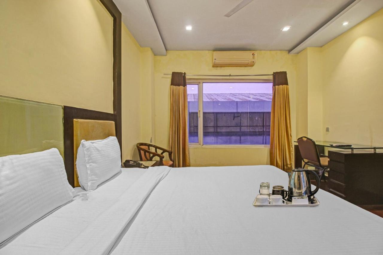 Oyo Townhouse 707 Grand Krishna Hyderabad Exterior foto
