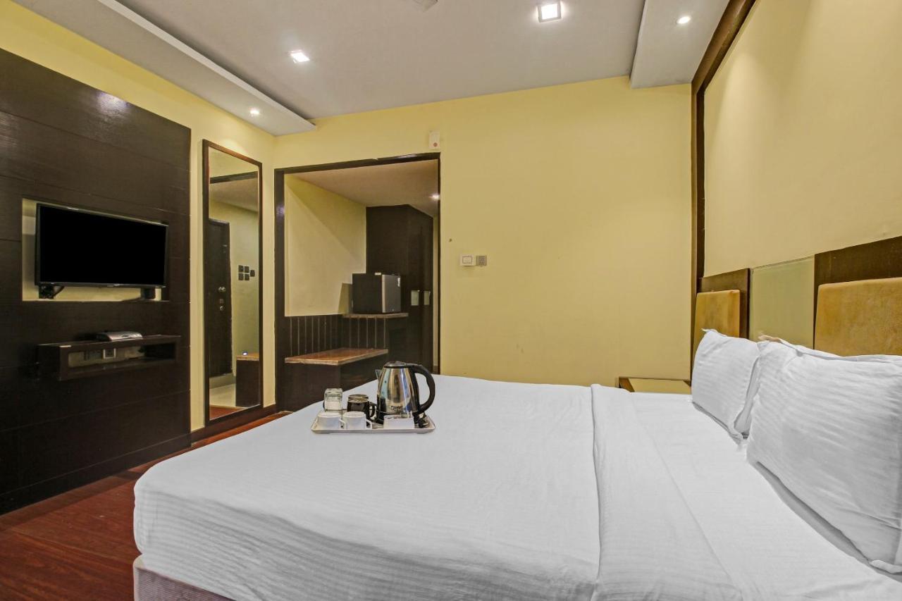 Oyo Townhouse 707 Grand Krishna Hyderabad Exterior foto