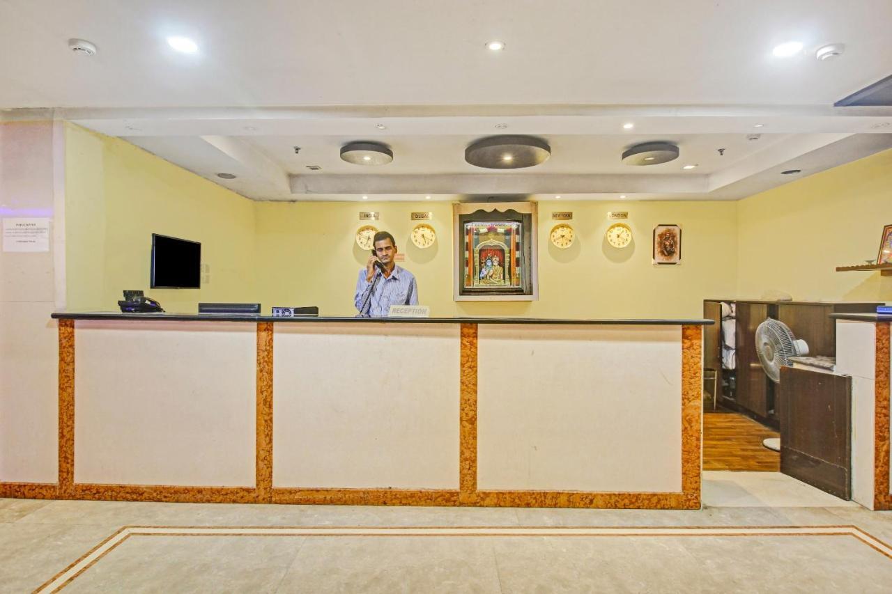 Oyo Townhouse 707 Grand Krishna Hyderabad Exterior foto