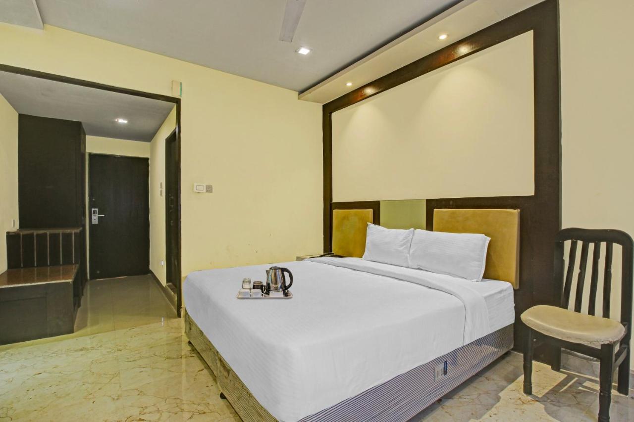Oyo Townhouse 707 Grand Krishna Hyderabad Exterior foto