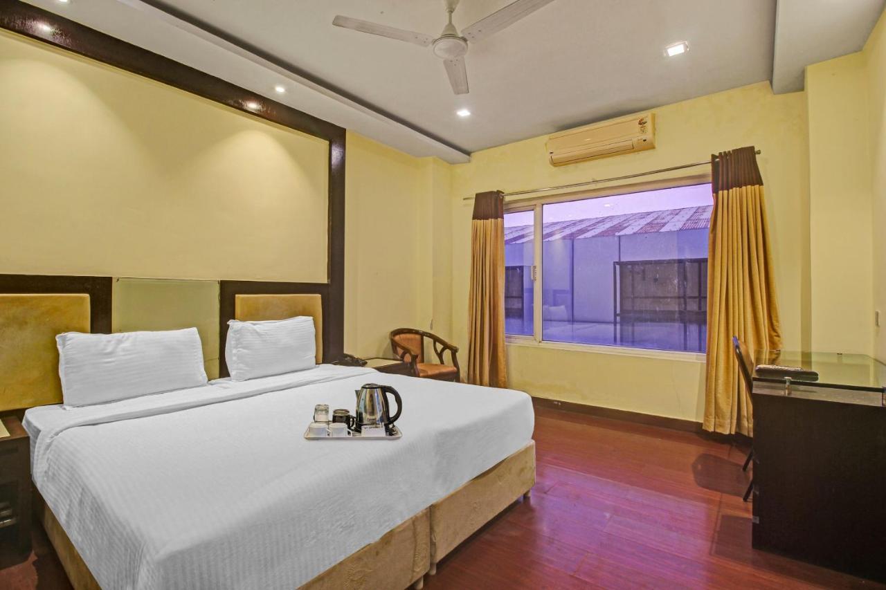 Oyo Townhouse 707 Grand Krishna Hyderabad Exterior foto
