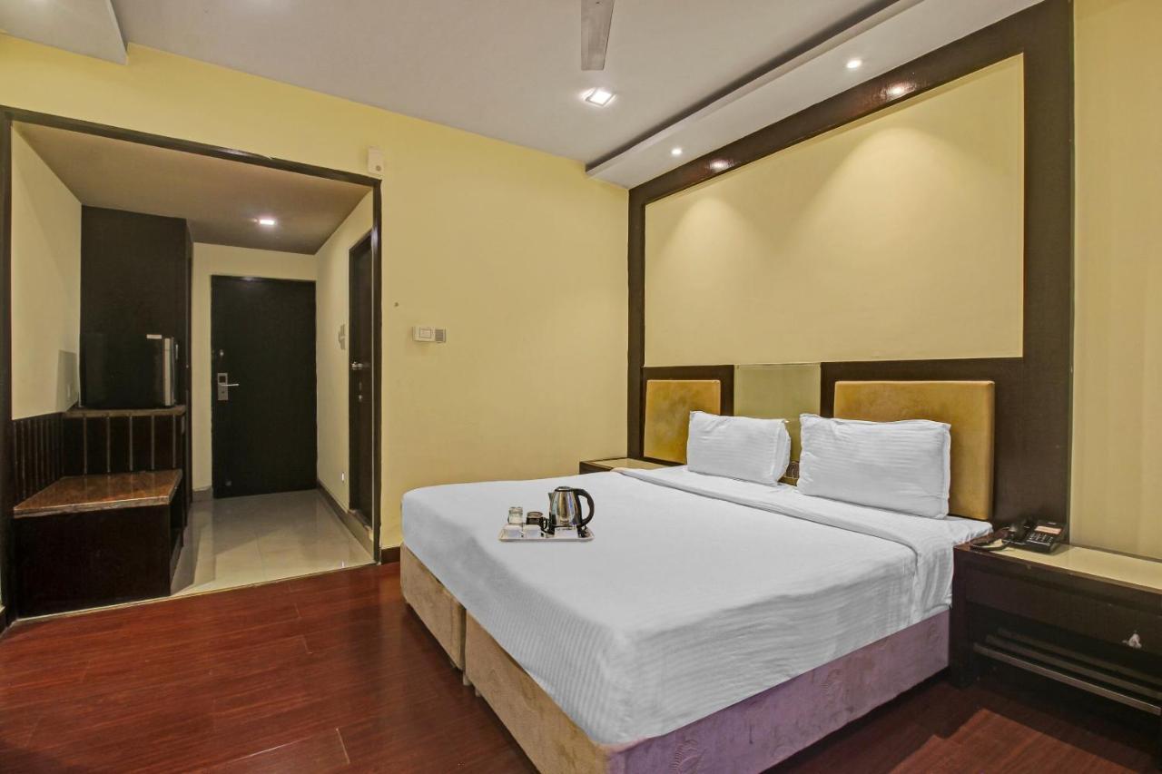 Oyo Townhouse 707 Grand Krishna Hyderabad Exterior foto