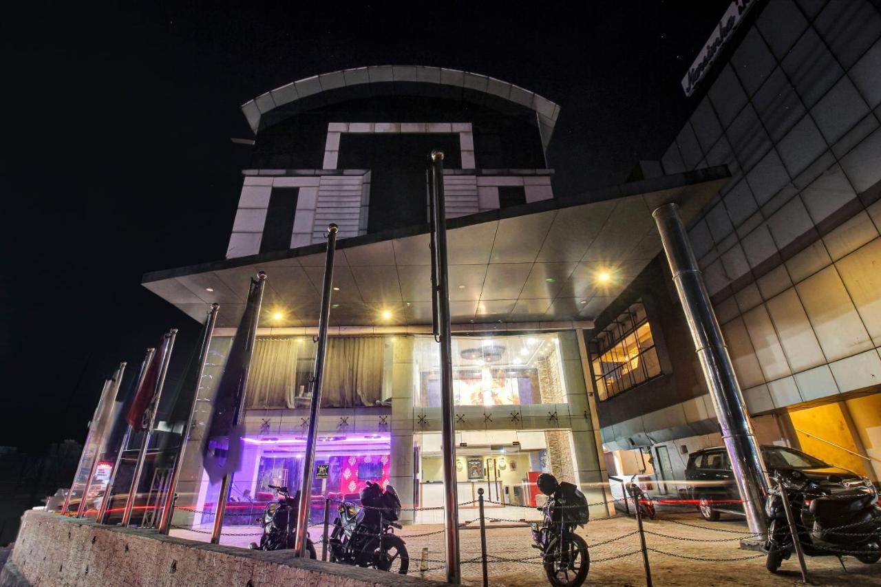Oyo Townhouse 707 Grand Krishna Hyderabad Exterior foto