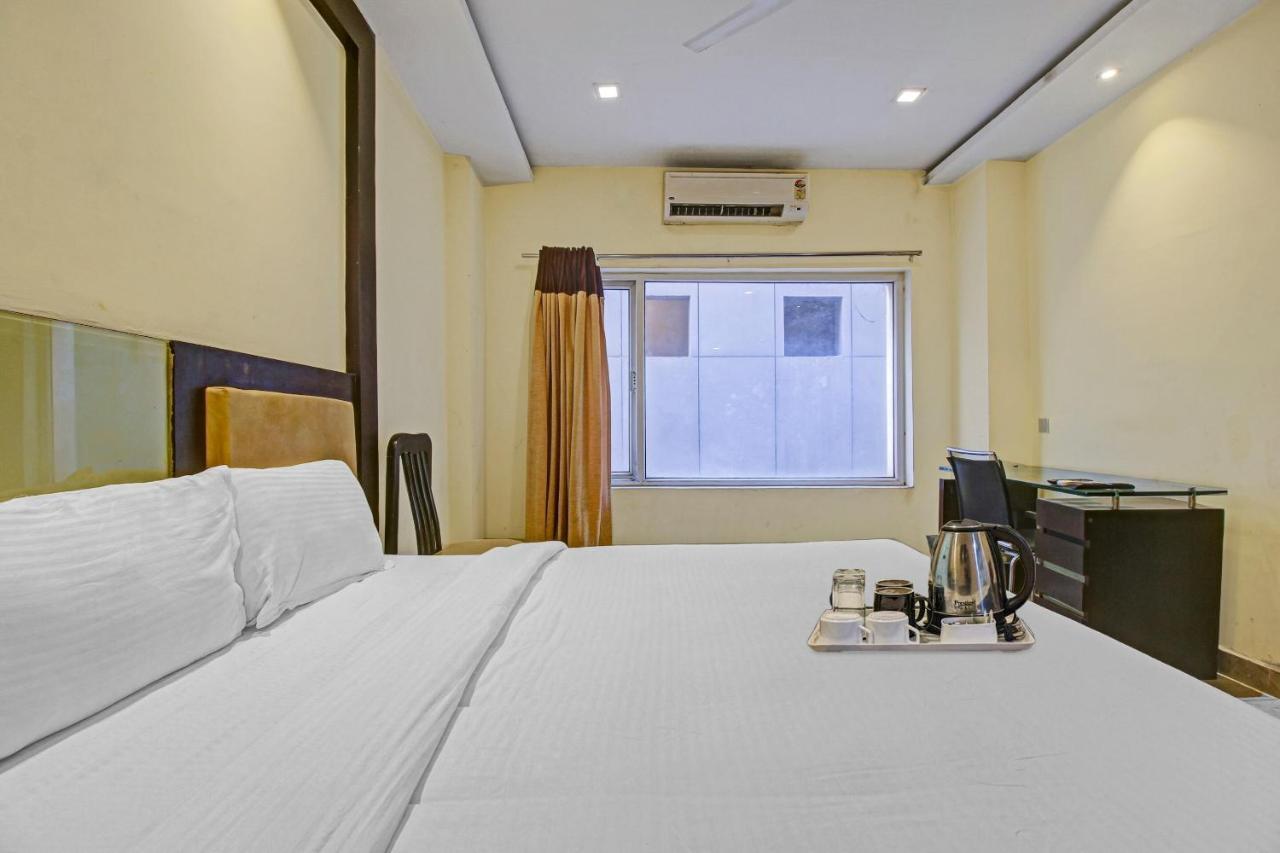 Oyo Townhouse 707 Grand Krishna Hyderabad Exterior foto